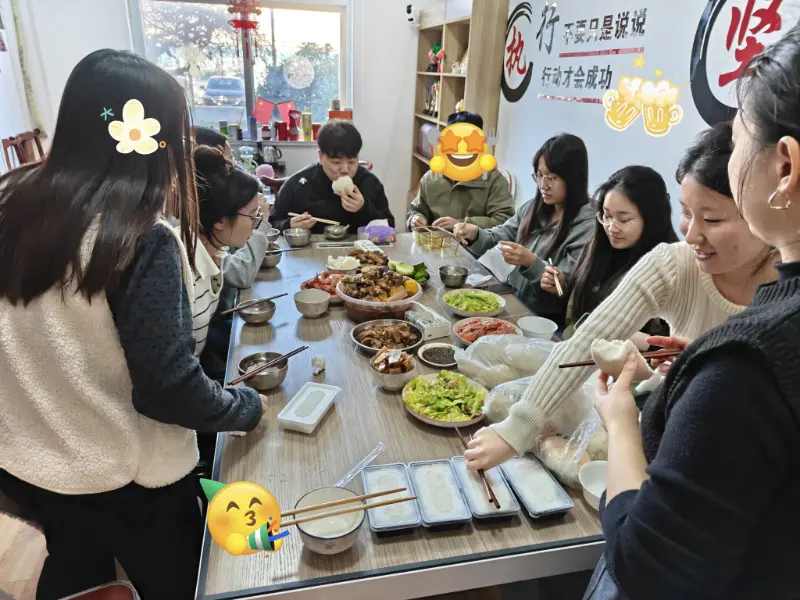 ອາຫານທ່ຽງ spontaneous ກໍ່ສ້າງພັນທະບັດສໍານັກງານທີ່ຍືນຍົງ